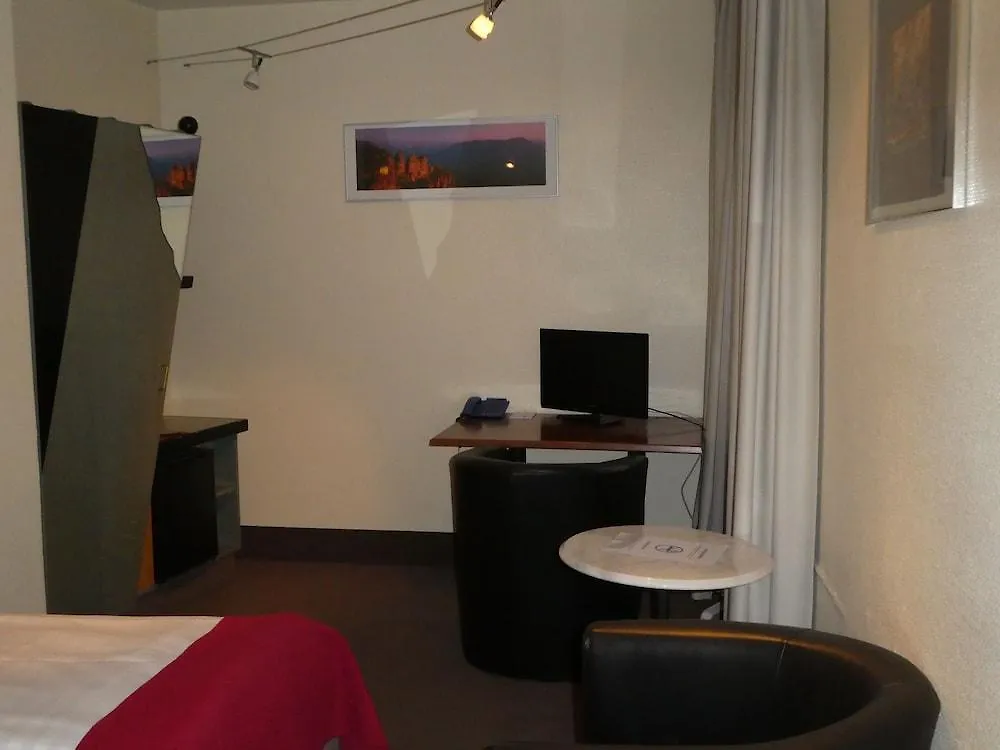 Hotel Monopol City Centre Dusseldorf 3*,  Germany